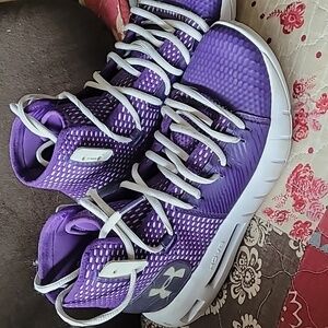 EUC Under Armour youth 5.5 high top tennis shoes